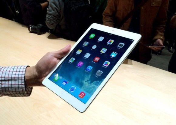 5789476_apples-ipad-air-the-worlds-thinnest_t25859454